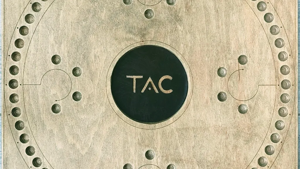 TAC-ის დაფა ზემოდან პარტიის დასაწყისში